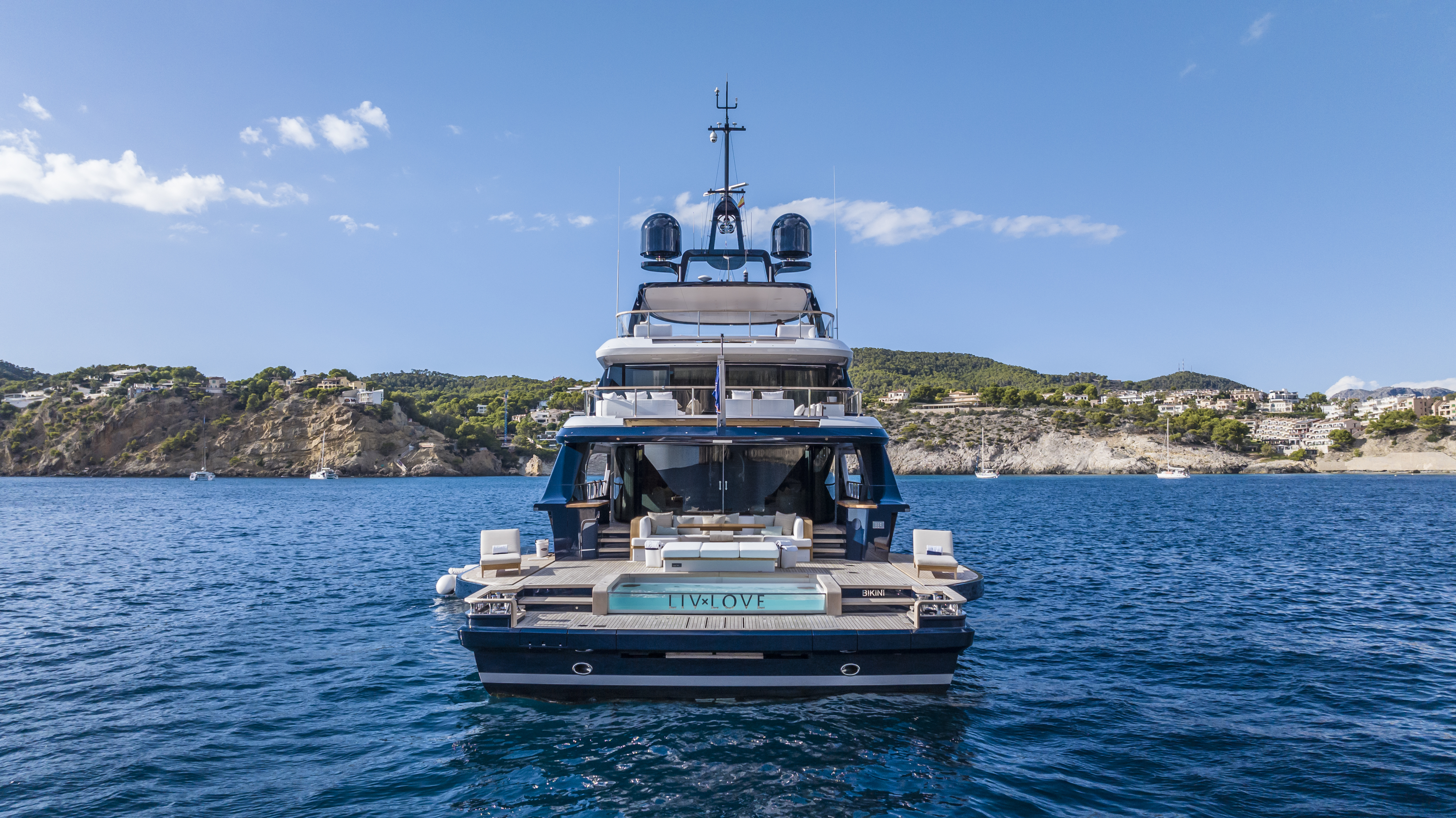 LIV LOVE by Benetti